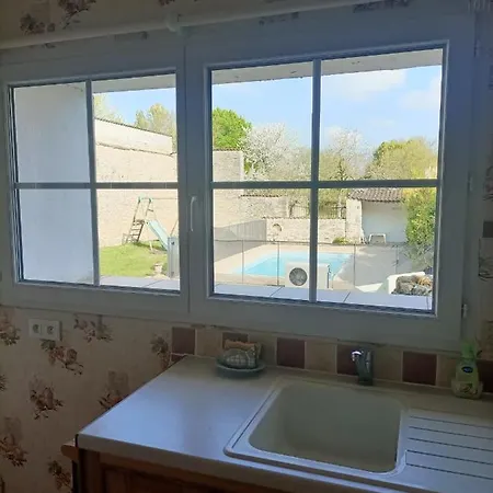 Prázdninový dům Maison De Campagne Avec Piscine Chauffee